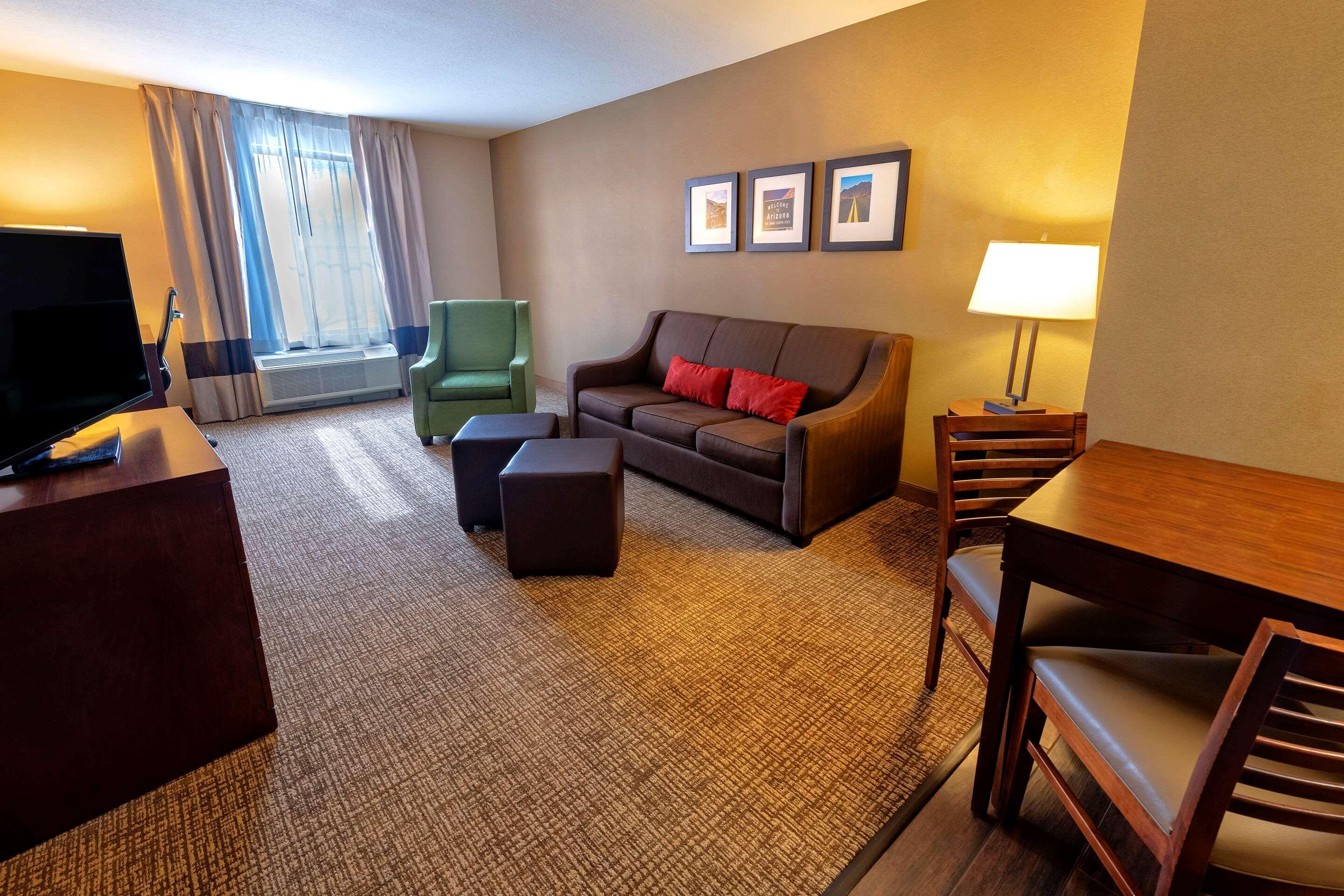 Comfort Suites Goodyear-West Phoenix Exterior foto
